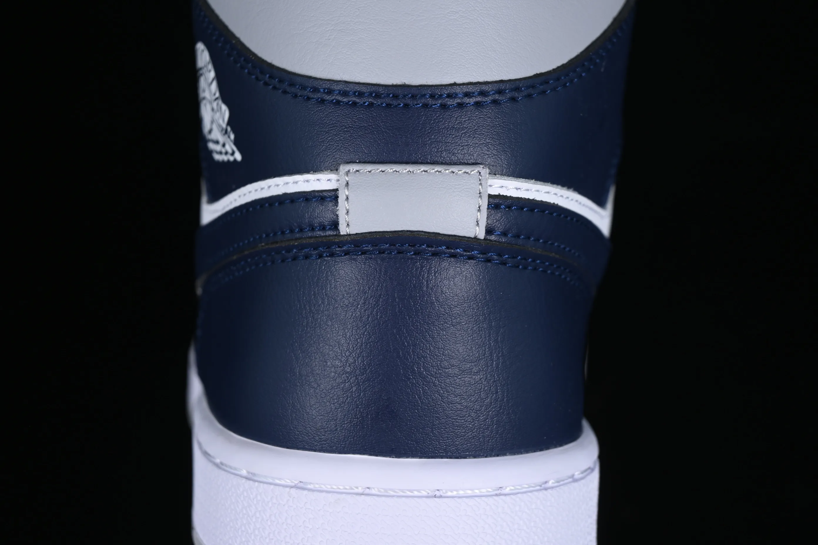 All categories Air Jordan Jordan series basketball shoes Air Jordan 1 Mid Air Jordan 1 Mid AJ1 Joe 1 gray blue Zhongbang basketball shoes DQ8426-104